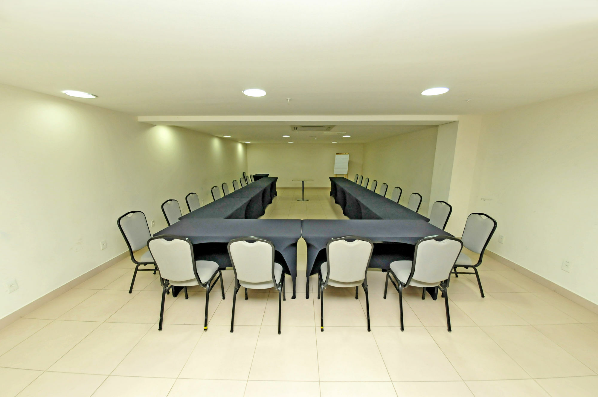 Hotel Inter Cuiaba Exterior photo A meeting room