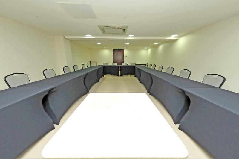 Hotel Inter Cuiaba Exterior photo A meeting room